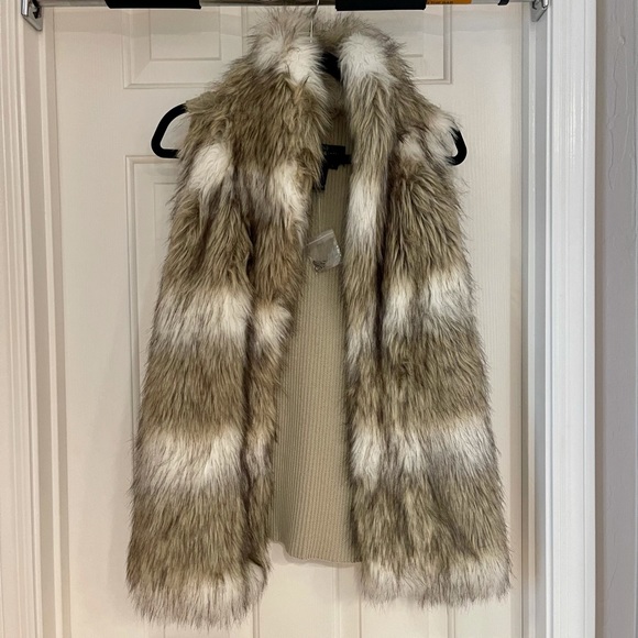 Brand new faux fur vest super cute - Picture 1 of 8